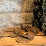Sandales marron Zoï avec perles multicolores